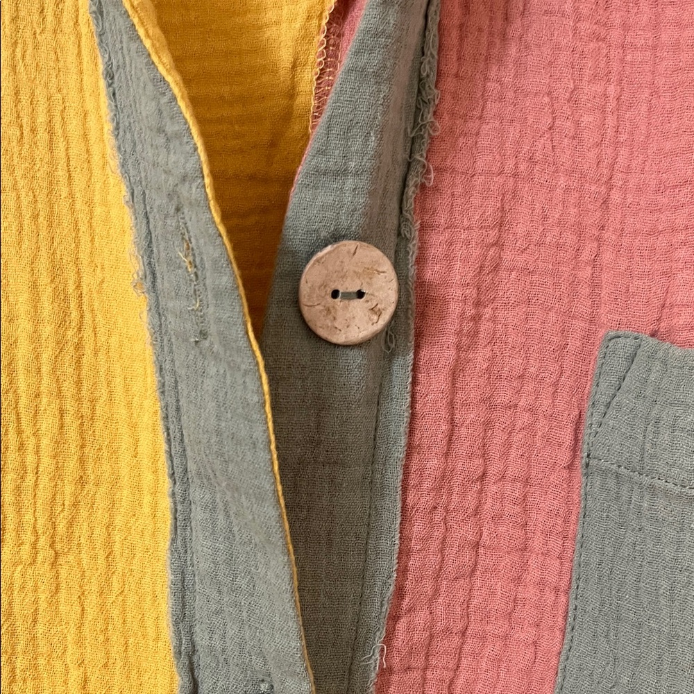 Colorblock Button-Up Shirt - Picture 4 of 9